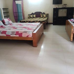 Deluxe Queen Suite